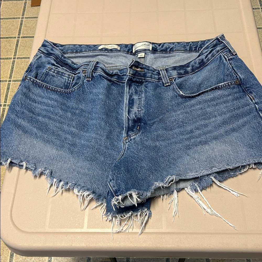 Universal Thread Frayed Hem Jean Shorts - Blue